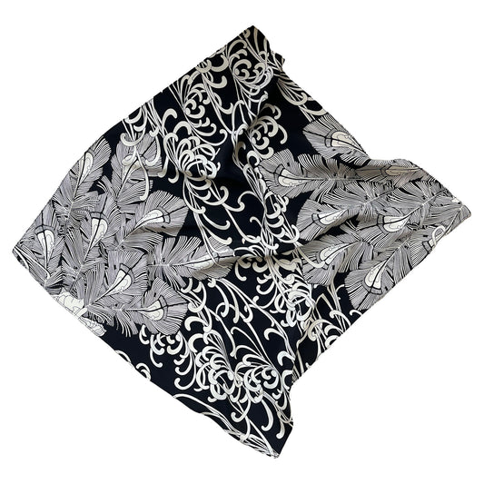 Scarf in Nouveau Paisley Crepe de Chine