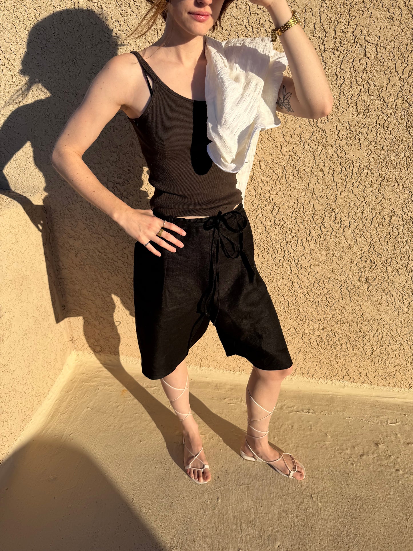 Drawstring Short in Black Linen