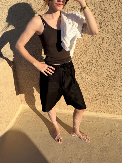 Drawstring Short in Black Linen