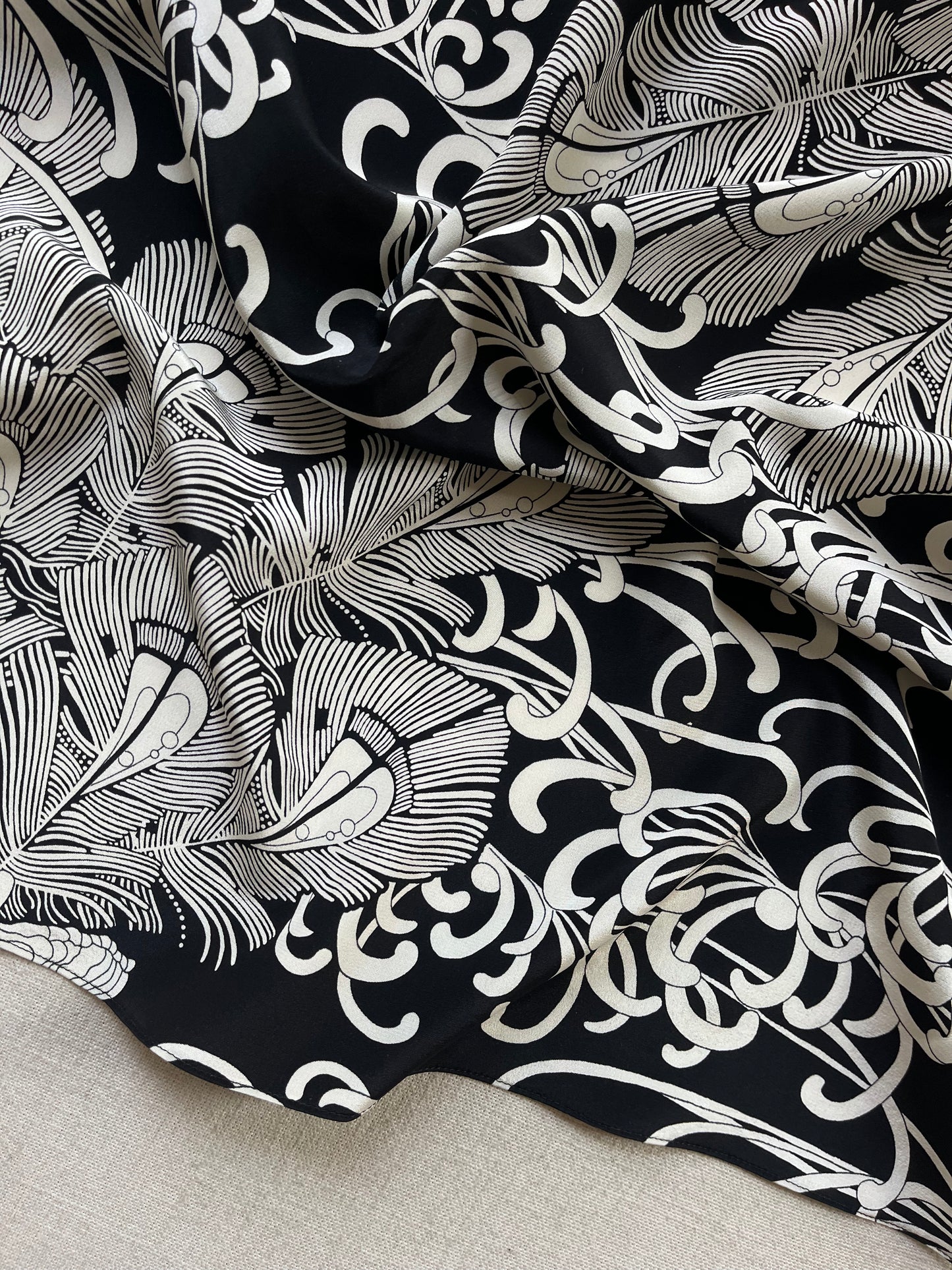 Scarf in Nouveau Paisley Crepe de Chine