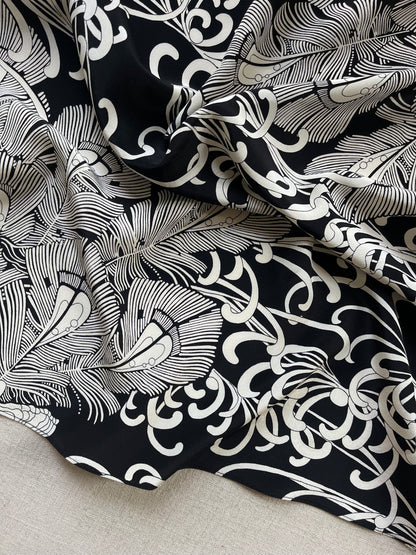 Scarf in Nouveau Paisley Crepe de Chine